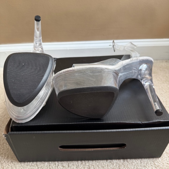 Fashion nova  Extreme Platform Heels - Picture 3 of 5